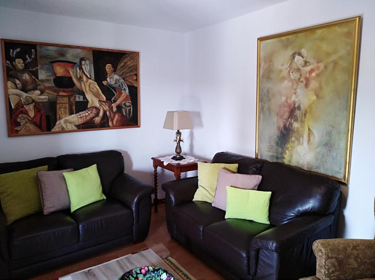 Apartment Harmonia Ouzenda